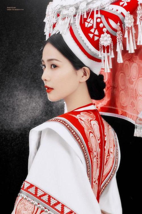 白鹿服装爆料最新视频,揭秘时尚潮流新趋势  第3张 白鹿服装爆料最新视频,揭秘时尚潮流新趋势  第3张